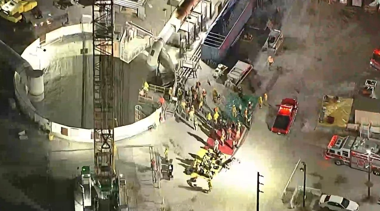 Colapsa túnel industrial en California; al menos 15 trabajadores atrapados