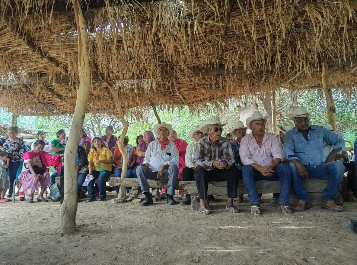 Gobernador e INPI plantan a grupo de yaquis; ante la presidenta comprometieron atenderlos