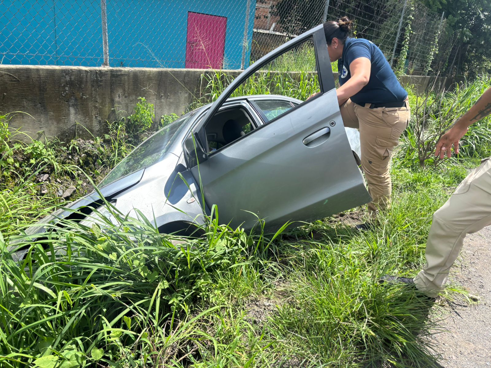 Conductor pierde el control de su vehículo en la carretera Guadalajara ...
