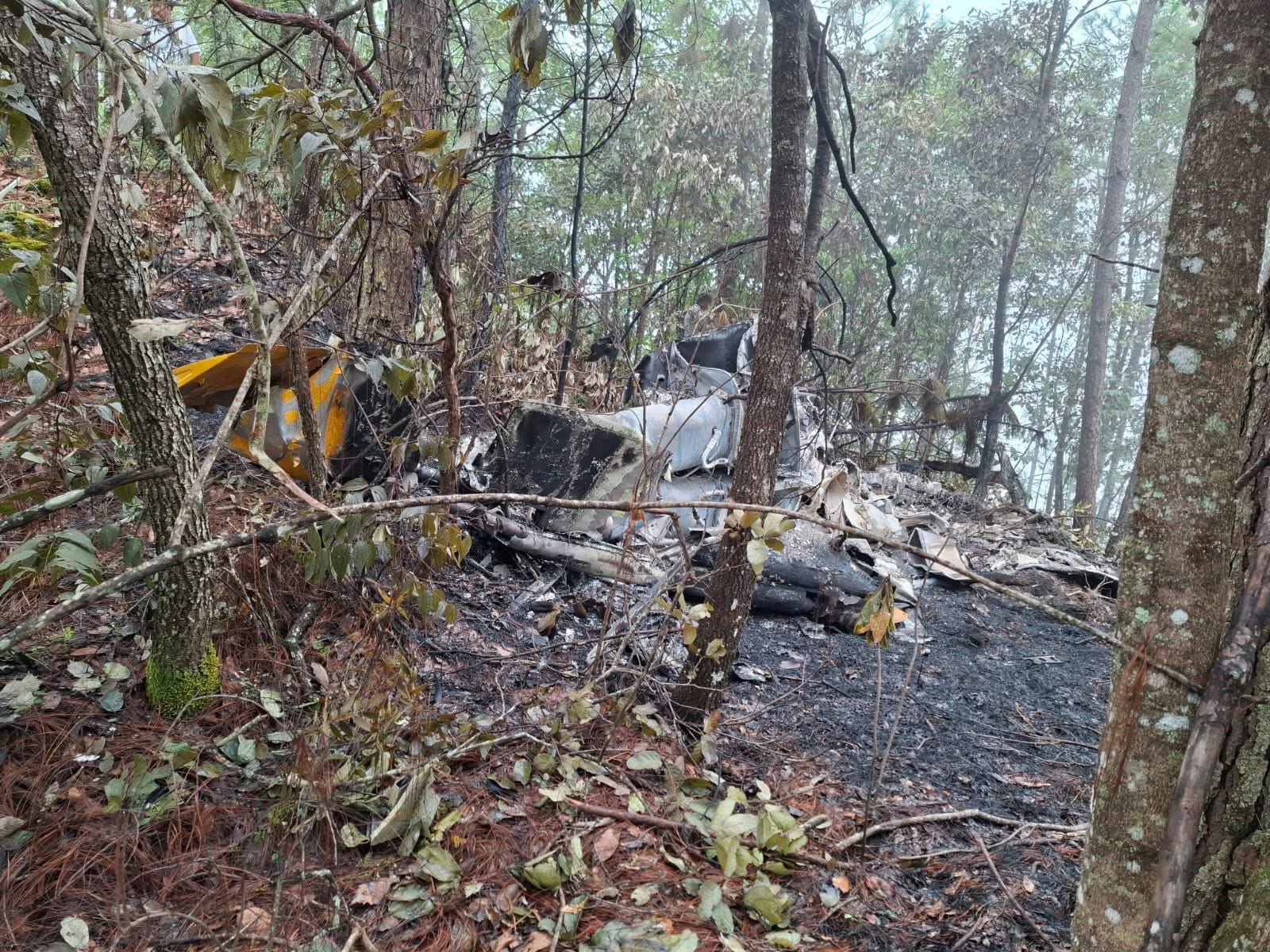 Accidente de helicóptero de la CFE en San Sebastián del Oeste deja dos muerto