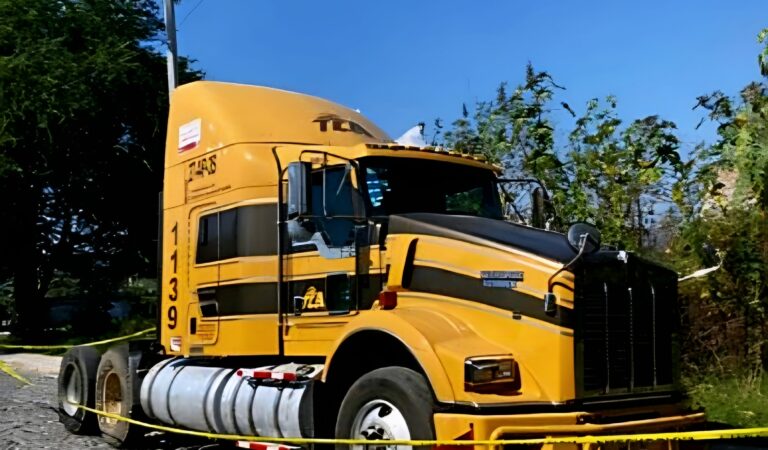 Aseguran en Tala tractocamión robado en Monterrey