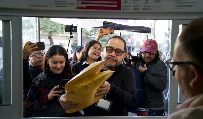 IEPC Jalisco recibe solicitud de referéndum por alza al transporte público