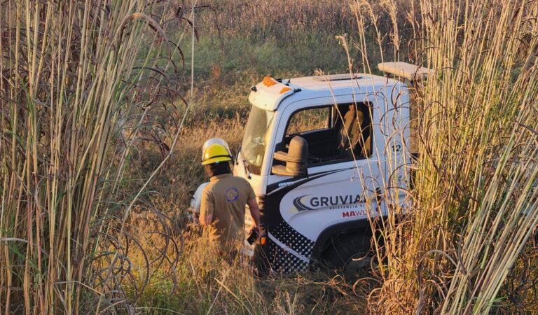 Grúa prueba ruta alterna y deja su huella.