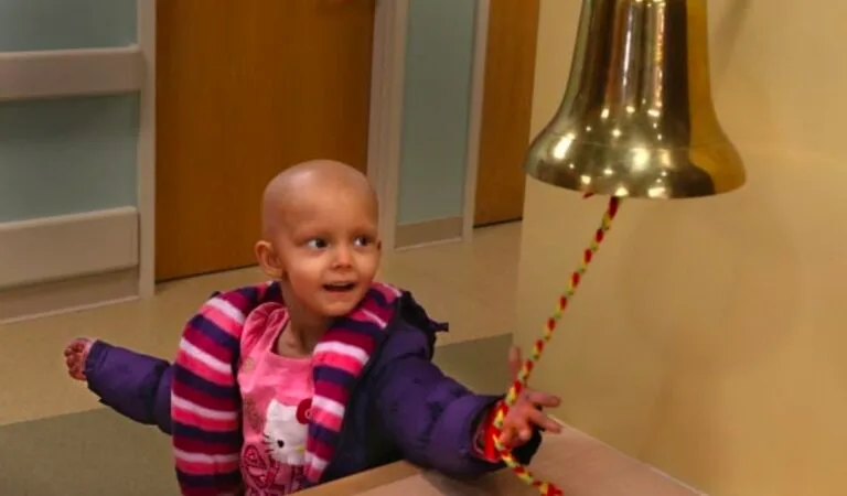 Niña vence leucemia con terapia genética pionera