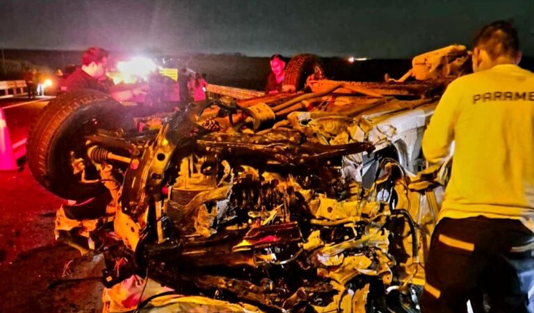 Brutal choque frontal en la autopista Tepic–Compostela deja al menos 5 heridos graves y una persona prensada