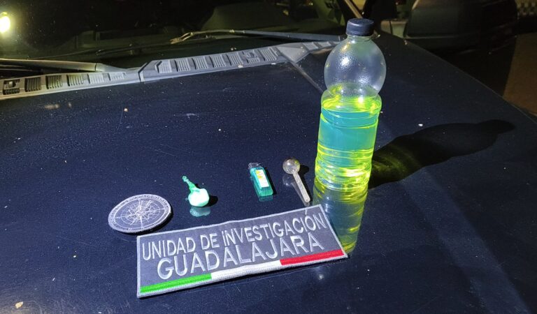 Detienen a presunto incendiario con gasolina y droga
