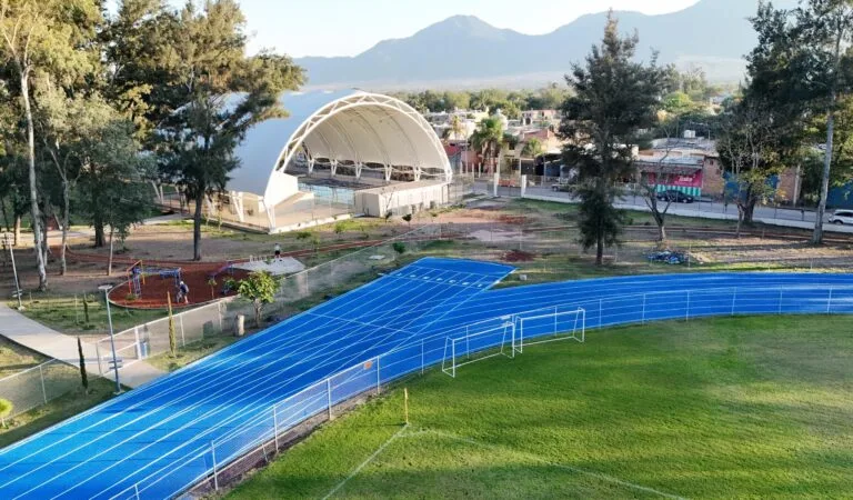 Ahualulco de Mercado estrena pista en Unidad Deportiva