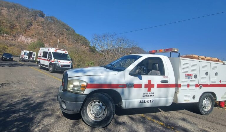 Tres accidentes en la carretera Ameca–Mascota dejan varios lesionados