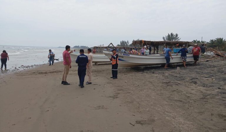 Gobierno investiga manchas de hidrocarburo en playas del Golfo de México