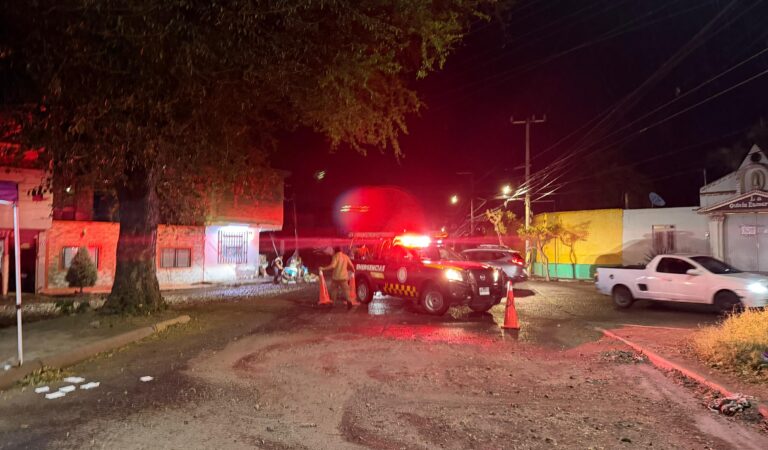 Derrape de motocicleta deja a una joven lesionada en carretera Guadalajara–Ameca