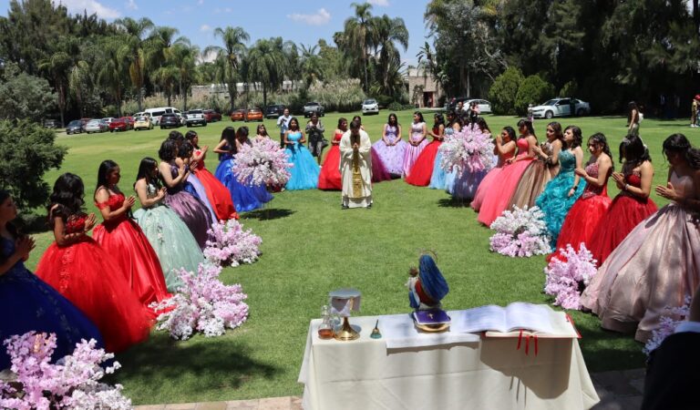 Fiesta de XV años del DIF Zapopan reúne a 36 jóvenes en Casa Clementina