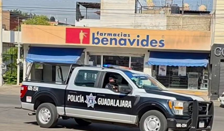 Roban farmacia en Guadalajara: sustraen más de 55 mil pesos
