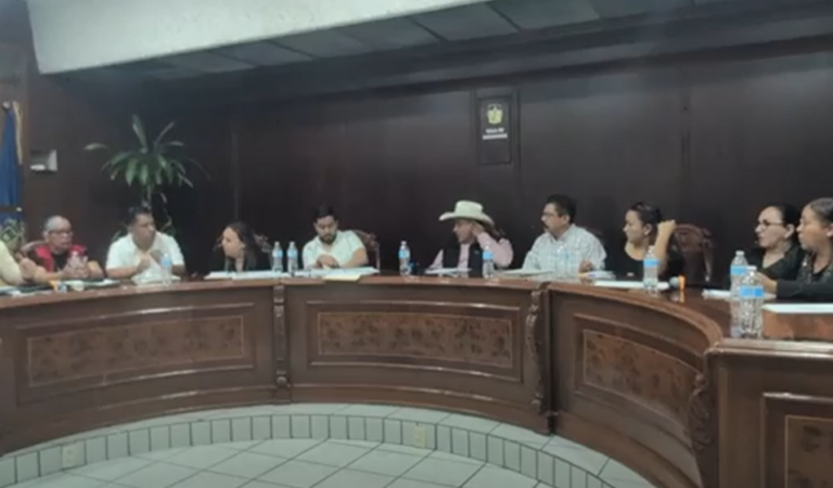 Cabildo de Etzatlán sesiona tras faltar en febrero y enfrenta críticas por decisiones y rezagos