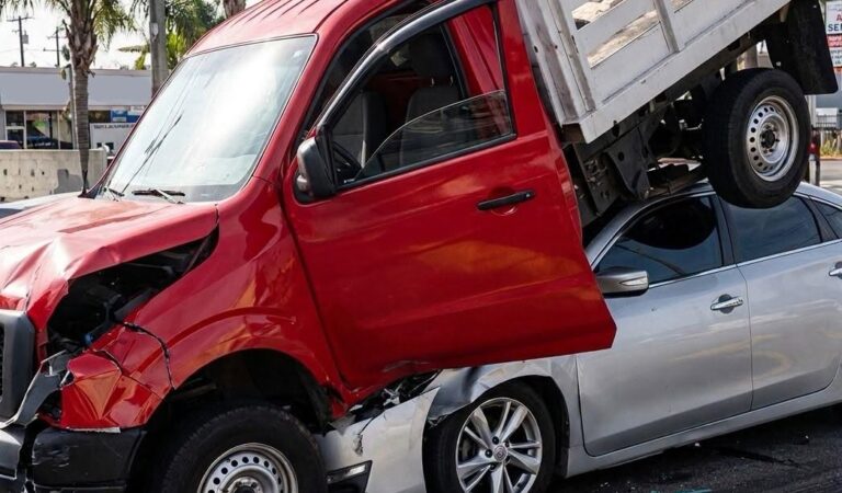 Choque de pipa de gas deja lesionados en López Mateos