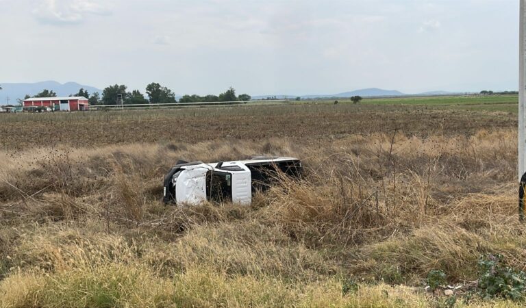 Volcadura en carretera Tala–San Marcos deja un lesionado leve