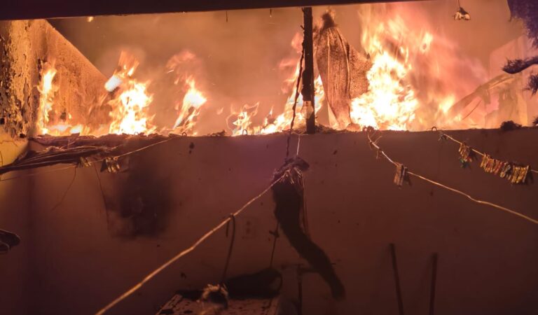 Incendio en Los Arcos deja un hombre muerto en Guadalajara