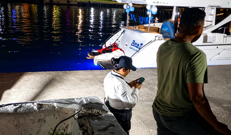 En Puerto Vallarta: joven muere tras choque de moto acuática y embarcación