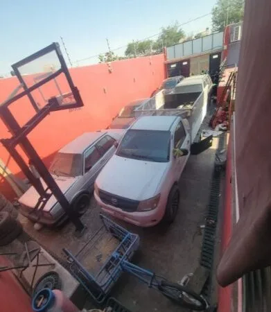 Aseguran 5 vehículos robados tras cateo en Tonalá