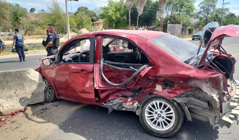 Imprudencia al volante deja dos muertos y cinco lesionados en carretera Guadalajara–Ameca