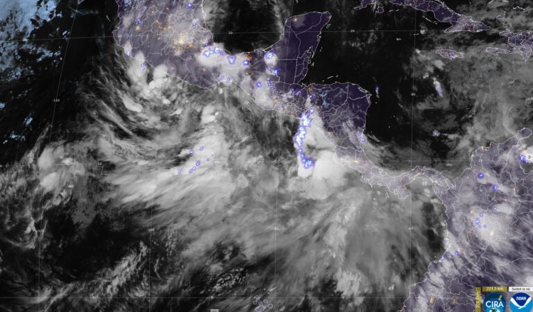 Dos-E amenaza con lluvias intensas en Jalisco; prevén tormentas, vientos y posibles inundaciones
