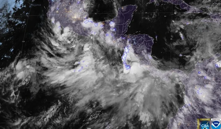 Dos-E amenaza con lluvias intensas en Jalisco; prevén tormentas, vientos y posibles inundaciones