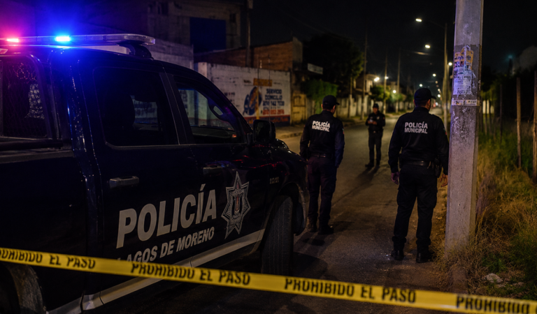 Autoridades descartan al supuesto «Batman de Lagos de Moreno»; investigan a un grupo detrás de las personas amarradas a postes