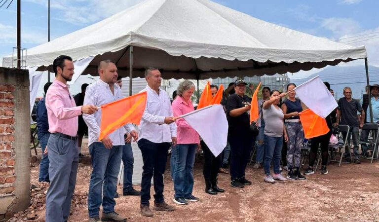 Tras 26 años de espera, inicia la urbanización de la colonia Miraflores Asociación en Ahualulco de Mercado