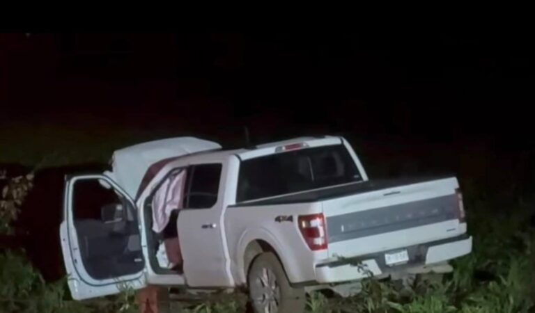 Choque frontal entre dos camionetas deja cuatro lesionados en carretera a Nextipac, Zapopan