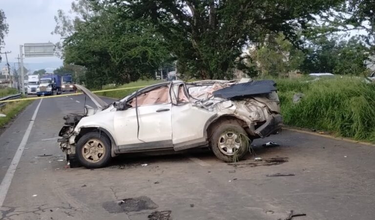 Choque múltiple en Tlajomulco deja un muerto y tres lesionados sobre la Carretera a Morelia