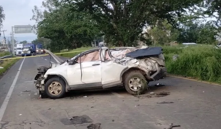 Choque múltiple en Tlajomulco deja un muerto y tres lesionados sobre la Carretera a Morelia