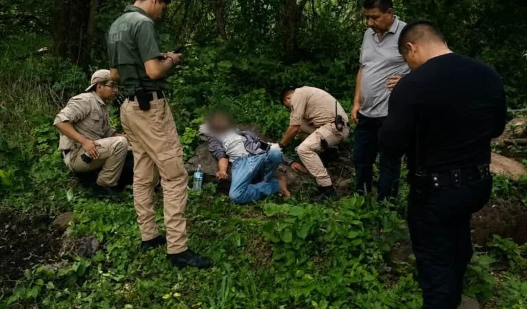 Rescatan con vida a un hombre tras 15 días desaparecido en la Barranca de Tequila