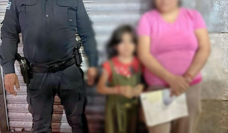 Niña se pierde al salir a buscar a su mamá; pide ayuda en un negocio de Tlajomulco