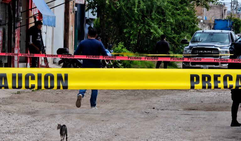 Un policía estatal presuntamente asesinó a una mujer y luego se quitó la vida en El Salto