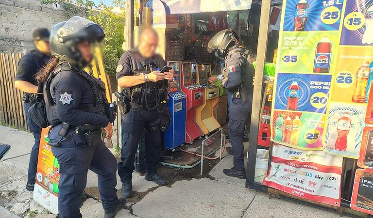 Aseguran 320 tragamonedas en Tlajomulco; entregan más de 49 mil pesos al DIF