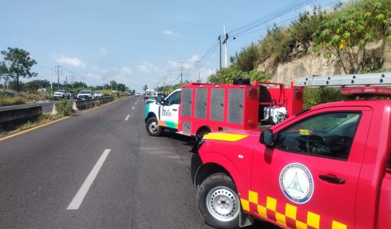 Motociclista resulta lesionado tras accidente con torton en carretera Guadalajara–Ameca
