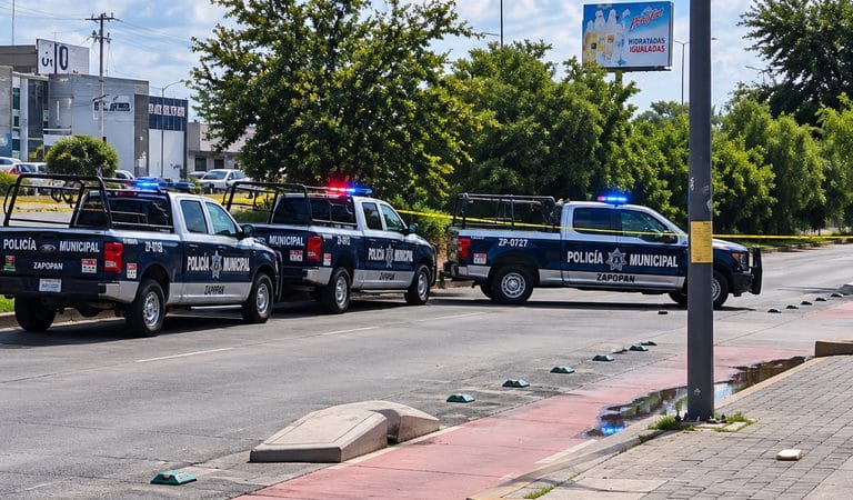 Hallan cuerpo dentro de una maleta en Periférico Norte, en Zapopan
