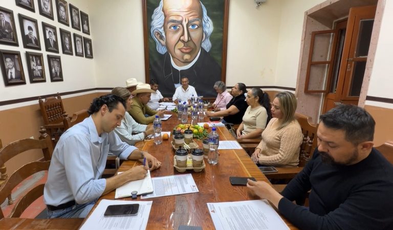 Ahualulco de Mercado impulsa obras públicas y proyecto educativo con gestiones del gobierno de Bladimir Arreola